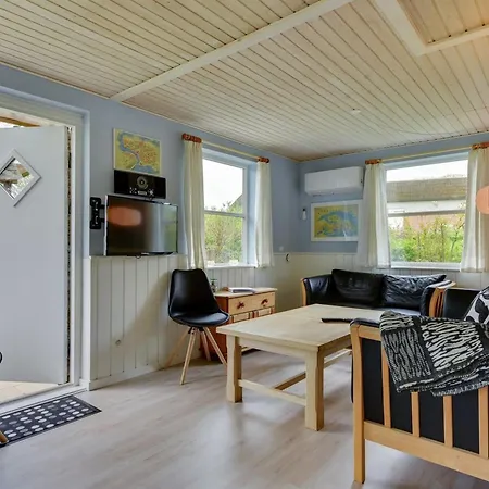 Venla - 150m From The Sea By Interhome